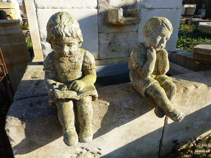 Statue de jardin en pierre Petit Vieux Assis